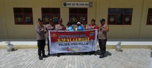 Polsek Lima Puluh gelar Jumat Berkah, bagikan sembako kepada mitra polsek di Kelurahan Lima Puluh Kota