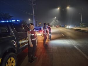 Sat Samapta Polres Batu Bara Laksanakan Patroli Rutin Roda-4 Di Akses Tol Lima Puluh, Antisipasi Kejahatan