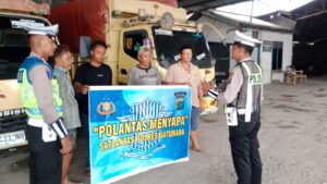 Satlantas Polres Batu Bara Gelar Polisi Menyapa, Sosialisasi Tertib Lalu Lintas Di Kilang Padi Pokun Pare Pare   