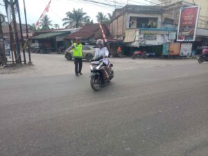 SAT LANTAS POLRES BATU BARA LAKSANAKAN GATUR PAGI DI JALINSUM SIMPANG TANJUNG KUBAH   