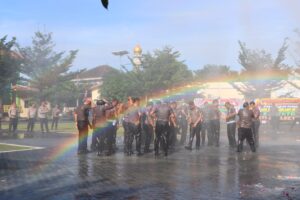 Kapolres Batu Bara Pimpin Upacara Kenaikan Pangkat 34 Personel, Tekankan Profesionalisme dan Pengabdian kepada Masyarakat
