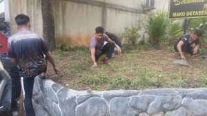 Wujudkan Lingkungan Kerja Sehat Sesuai Arahan Presiden, Korps Sabhara Polri Gelar Kurve Sore Hari