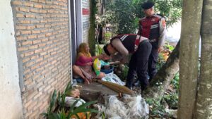Kasat Samapta Polres Batu Bara Gelar Jumat Berkah, Bagikan Beras dan Himbau Warga Laporkan Premanisme serta Pungli   