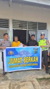 Satlantas Polres Batu Bara Gelar Jumat Berkah, Berbagi Beras kepada Janda dan Anak Tuna Wicara   