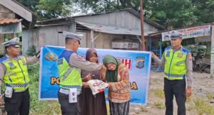 Satlantas Polres Batu Bara Gelar Minggu Kasih – Berbagi Sembako Kepada Masyarakat yang Membutuhkan di Lima Puluh   