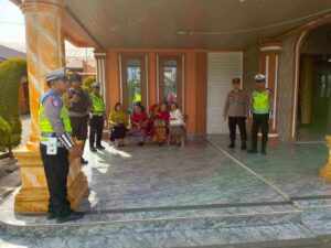 Satresnarkoba Polres Batu Bara Gelar “Minggu Kasih” – Bagi Sembako dan Edukasi Bahaya Narkoba kepada Lansia