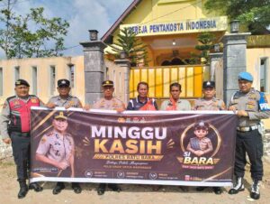 Polsek Lima Puluh Gelar Minggu Kasih di Gereja GPI – Berikan Sembako Kepada Warga Tidak Mampu