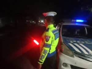 Satlantas Polres Batu Bara Lakukan Patroli Blue Light di Jalinsum Indrapura Pukul 00.00 WIB – Kegiatan Aman Lancar