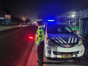 Pos Lantas Indrapura Gelar Patroli Blue Light, Jaga Kondusivitas Jalinsum Tengah Malam