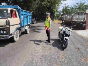 Sat Lantas Polres Batu Bara Gelar Patroli dan Kibas Bendera di Jalinsum Sei Bejangkar, Jaga Ketertiban Titik Rawan