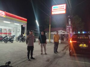 Polsek Lima Puluh Laksanakan Patroli Mobile Malam Hari, Cegah Tawuran dan Ajak Warga Sinergi Jaga Kamtibmas   