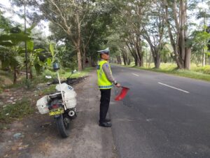 Sat Lantas Polres Batu Bara Laksanakan Patroli dan Kibas Bendera Merah di Jalinsum Sei Bejangkar