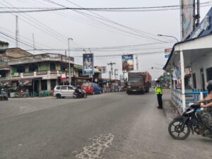 Sat Lantas Polres Batu Bara Laksanakan Pengaturan Lalu Lintas Pagi Di Pos Lantas Lima Puluh   