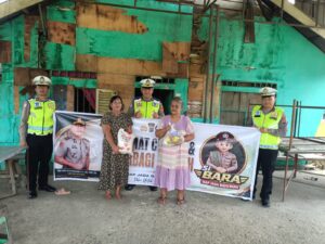 Satlantas Polres Batu Bara Laksanakan Patroli Dan Berbagi Sembako Melalui Program Jumat Berkah   