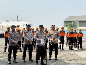 Terus Bergerak Cepat, Polri Kembali Kirim K9, Obat-obatan dan 3,4 Ton Bantuan ke NTT