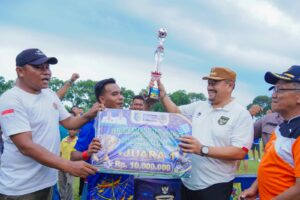 Bupati Batu Bara Tutup Turnamen Mini Soccer Bahagia Cup II, HNSI Raih Juara