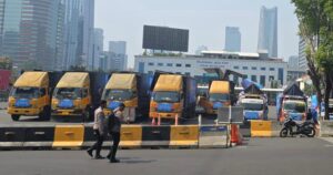 Di Hari Kemerdekaan, Polri Serentak Gerakkan 44 Truk Bantuan untuk Masyarakat Terdampak Gempa Flores