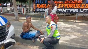 Sat Lantas Polres Pematangsiantar Amankan Lalu Lintas Sekitar Lapangan H. Adam Malik Saat Peringatan HUT RI Ke-81   