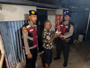 Jaga Kondusivitas Malam Hari, Ditsamapta Korsabhara Polri Menyapa Warga Pengadegan Lewat Patroli Dialogis