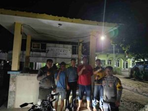 Bhabinkamtibmas Polsek Lima Puluh Gelar Cooling System, Cek Pos Kamling & Silaturahmi dengan Warga   