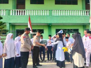 Kasat Tahti Polres Batu Bara Laksanakan Police Go To School di MTs Al-Irsyad Medang Deras   