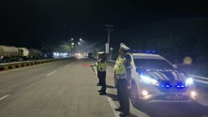 Patroli Blue Light Sat Lantas Batu Bara, Hadirkan Rasa Aman di Jalinsum Lima Puluh–Perdagangan   