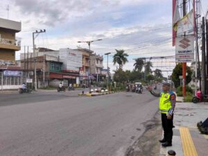 Pos Padat Pagi Rabu, Sat Lantas Pematangsiantar Atur Lalin & Himbau Pengguna Jalan di Jalan Parapat Simpang 2   