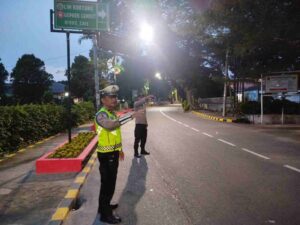 Sat Lantas Pematangsiantar Amankan Jalur Lari 5K & 10K Pesta QRIS di MH. Sitorus–G. Simanuk-manuk   