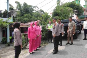 Kapolres Pematangsiantar Kunjungi Anak Penderita Hidrosefalus, Serahkan Bantuan dalam Rangka HUT Lalu Lintas Bhayangkara ke-71