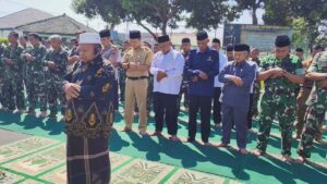 Kemarau Melanda, Kodim Boyolali dan Ratusan Jamaah Bersimpuh dalam Shalat Istisqa, Mohon Hujan dan Keselamatan dari Karhutla   