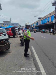 Satlantas Polres Pematangsiantar Atur Arus Siang di Jalan Merdeka–Sutoyo, Lalu Lintas Tetap Lancar   