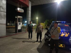 Polsek Lima Puluh Gelar Patroli Malam & Pemantauan Stok BBM: Pasokan Terjamin, Situasi Aman dan Kondusif   