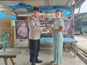 Polres Batu Bara Gelar Minggu Kasih, Salurkan Sembako kepada Masyarakat