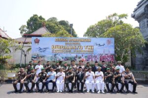 Pangdam V/Brawijaya Pimpin Ziarah Rombongan Di MBK Blitar Peringati HUT Ke-81 TNI   
