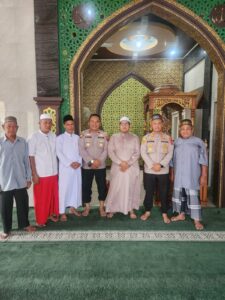 Wakapolres Batu Bara Sholat Jumat di Masjid Salman Al Farisi, Sampaikan Pesan Kamtibmas